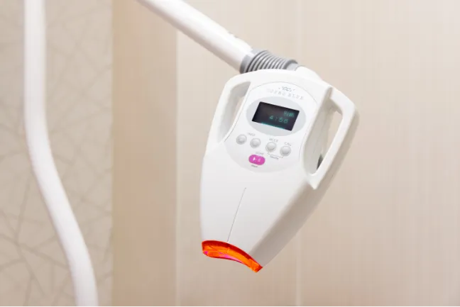 ホワイトニング機器　コスモブルー（GC社）